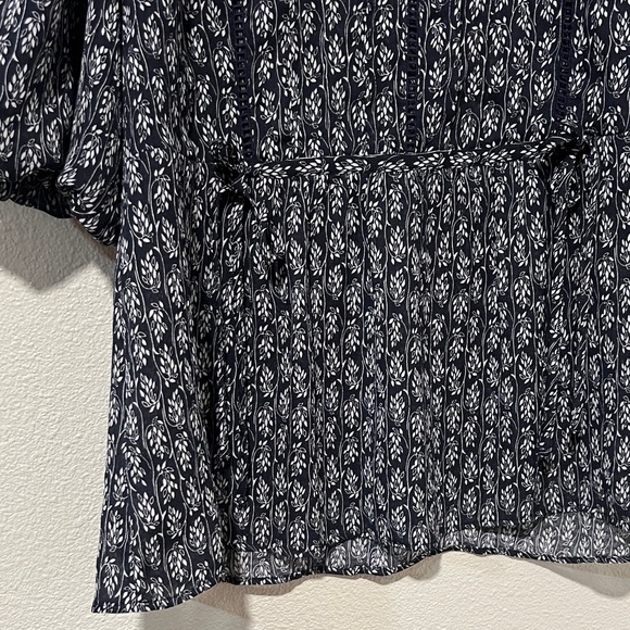 Ann Taylor Petite Floral Blouse - Picture 2 of 9